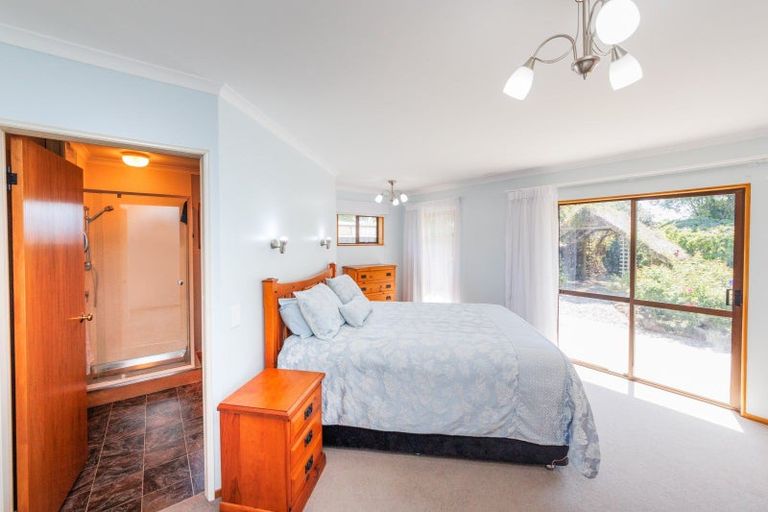 Photo of property in 96 John F Kennedy Drive, Milson, Palmerston North, 4414