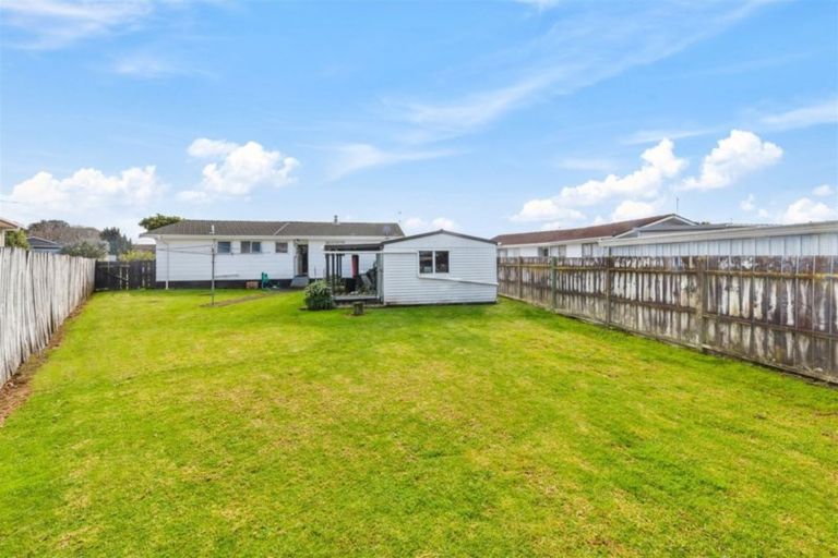 Photo of property in 12 Funnell Place, Manurewa, Auckland, 2102