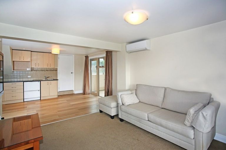 Photo of property in 10 Coulthard Terrace, Opaheke, Papakura, 2113