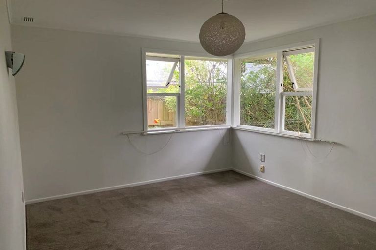 Photo of property in 25 Selwyn Crescent, Forrest Hill, Auckland, 0620
