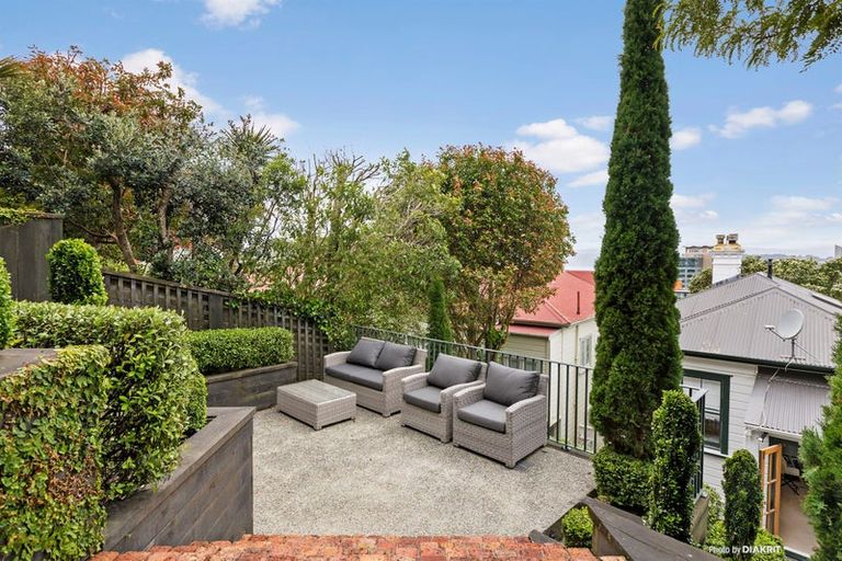 Photo of property in 22 Talavera Terrace, Kelburn, Wellington, 6012