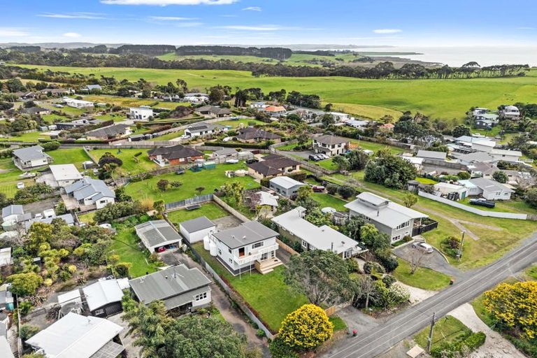 Photo of property in 8 James Mcleod Road, Shelly Beach, Helensville, 0874