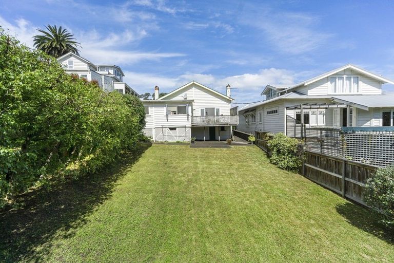 Photo of property in 9 Huia Street, Devonport, Auckland, 0624