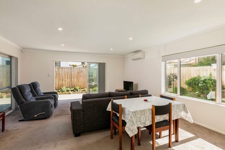 Photo of property in 6 Papahou Lane, Papatoetoe, Auckland, 2025