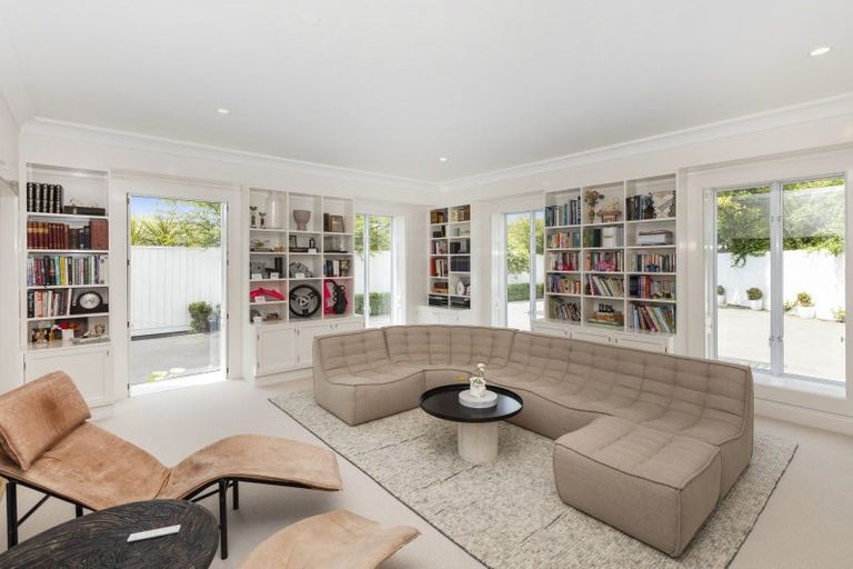 Photo of property in 93 Carlton Mill Road, Merivale, Christchurch, 8014