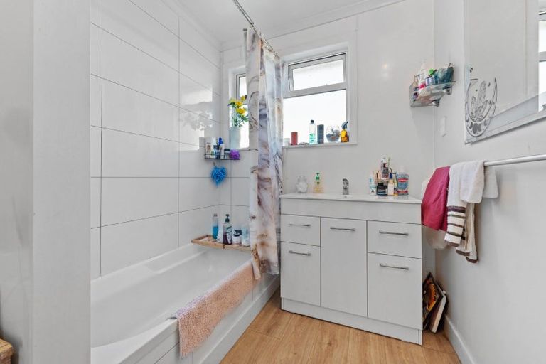 Photo of property in 12 Collins Street, Gonville, Whanganui, 4501