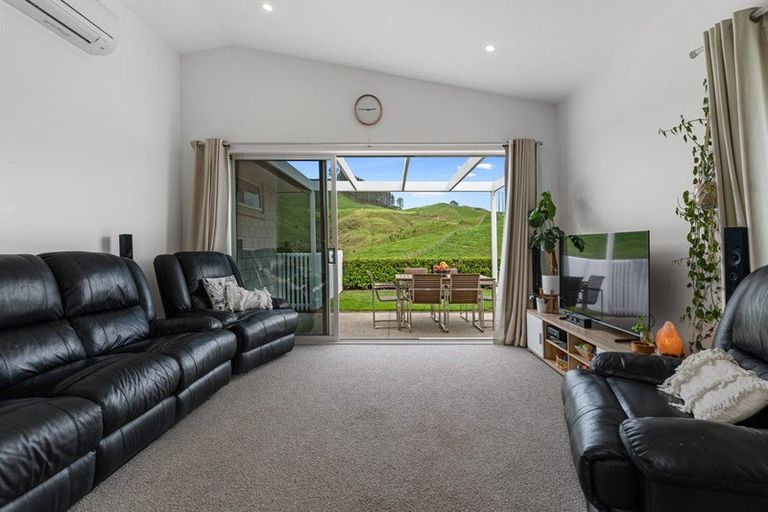 Photo of property in 230 Ballintoy Park Drive, Welcome Bay, Tauranga, 3175