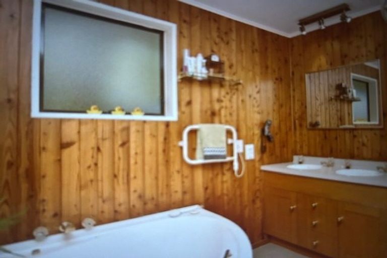 Photo of property in 72 Sarabande Avenue, Redwood, Christchurch, 8051