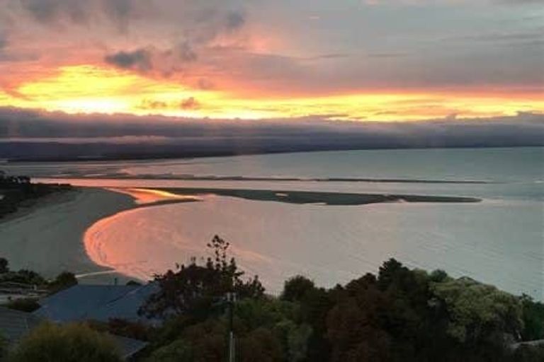 Photo of property in 16 Moncrieff Avenue, Britannia Heights, Nelson, 7010