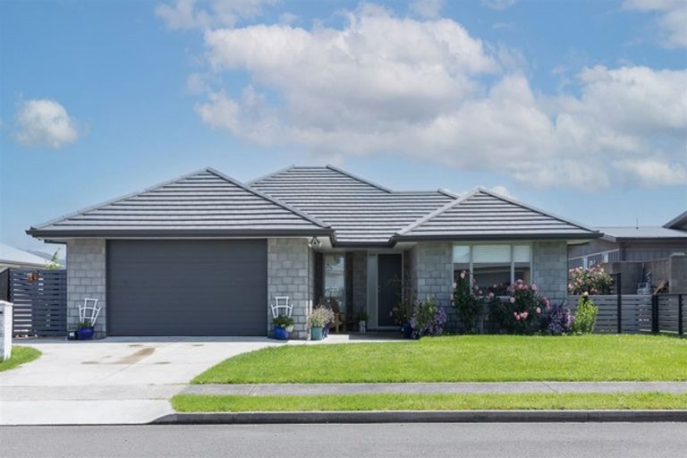 Photo of property in 31 Reel Road, Waihi Beach, 3611