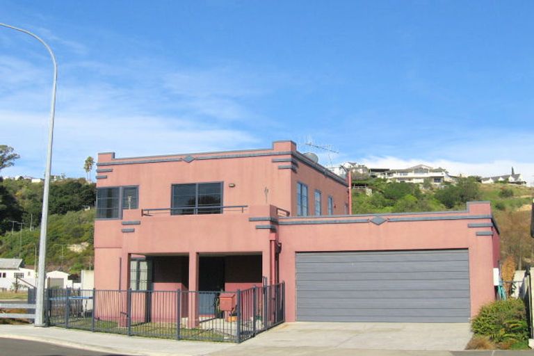 Photo of property in 135 Waghorne Street, Ahuriri, Napier, 4110