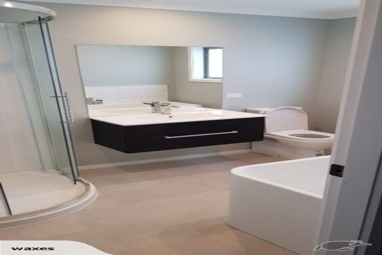 Photo of property in 92 Endeavour Drive, Whitby, Porirua, 5024