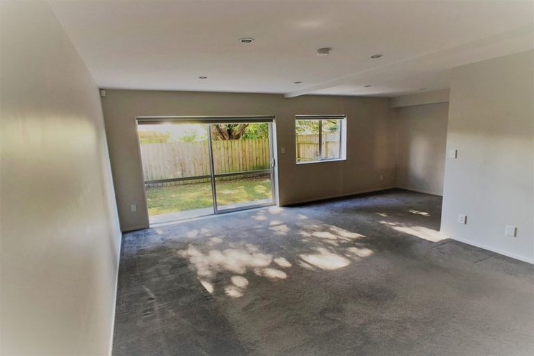 Photo of property in 3/45a Swanson Road, Henderson, Auckland, 0610