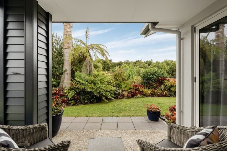 Photo of property in 21 Bridgewater Way, Pyes Pa, Tauranga, 3112