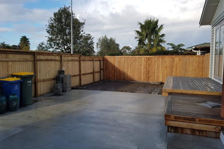 Photo of property in 129 Riverpark Crescent, Henderson, Auckland, 0610