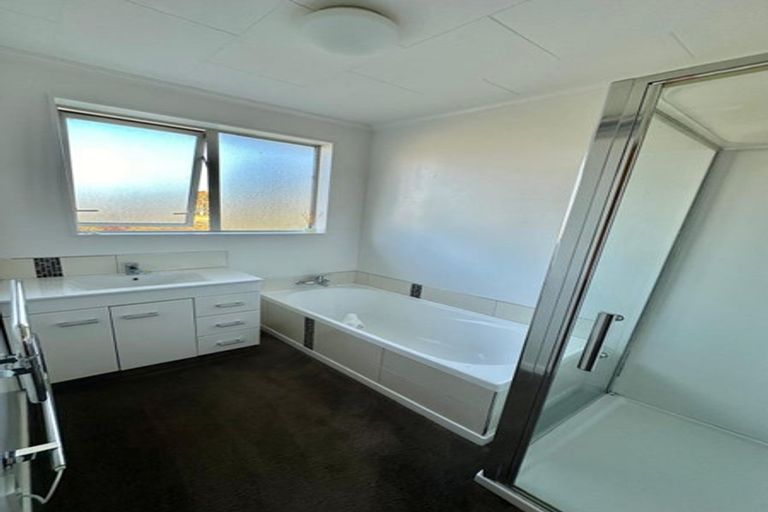 Photo of property in 16 Waldron Crescent, Green Island, Dunedin, 9018