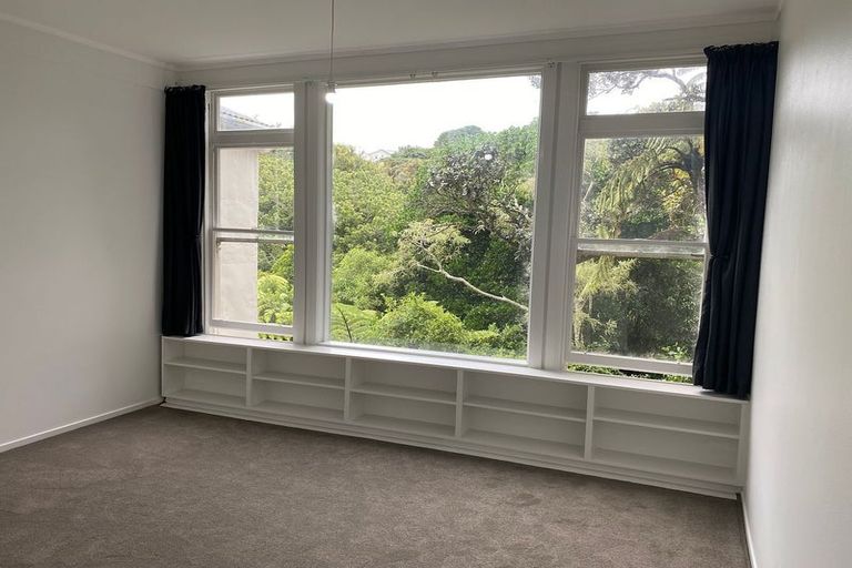 Photo of property in 128 Trelissick Crescent, Ngaio, Wellington, 6035