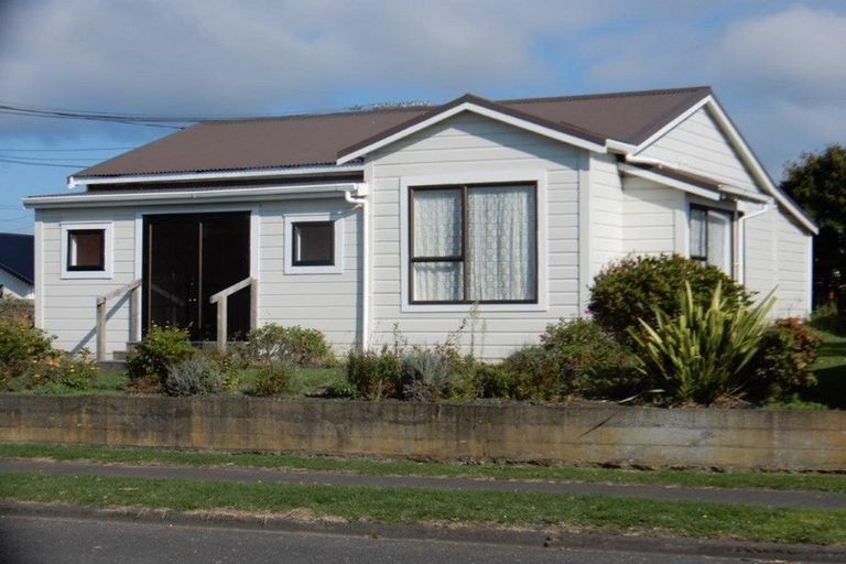 Photo of property in 16 Erin Street, Hawera, 4610