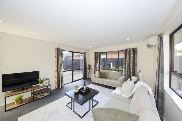 Photo of property in 2/182 Avonhead Road, Avonhead, Christchurch, 8042