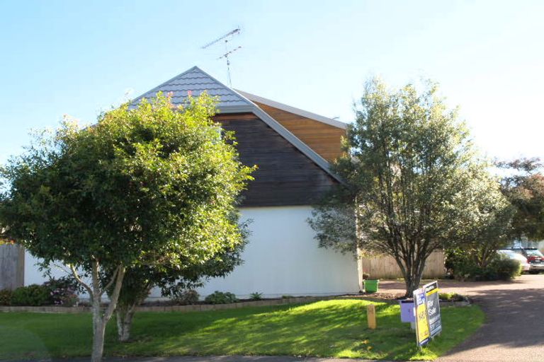 Photo of property in 4/96 Frank Nobilo Drive, Golflands, Auckland, 2013