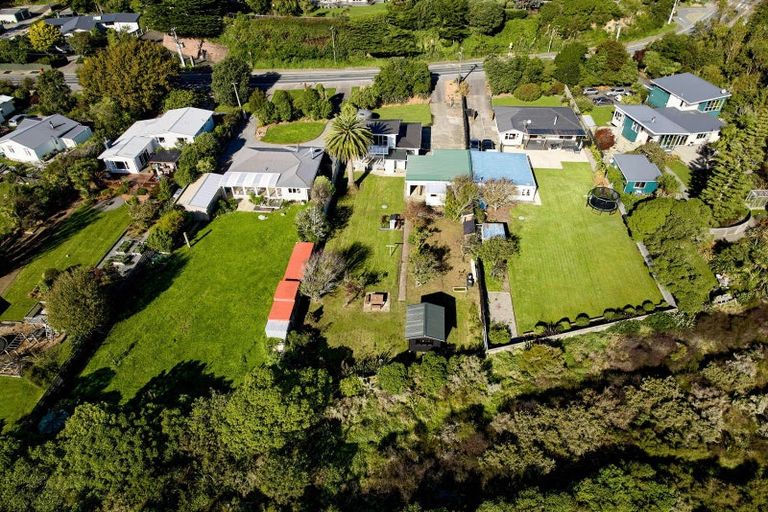 Photo of property in 25 Paekakariki Hill Road, Pauatahanui, Porirua, 5381