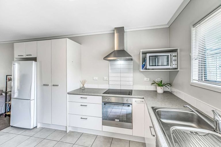 Photo of property in 24/94 Glengarry Road, Glen Eden, Auckland, 0602