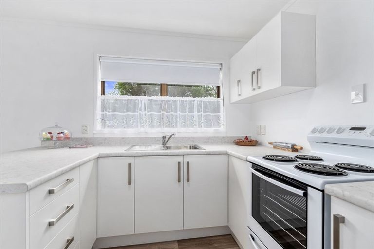 Photo of property in 1/67 Browns Bay Road, Browns Bay, Auckland, 0630