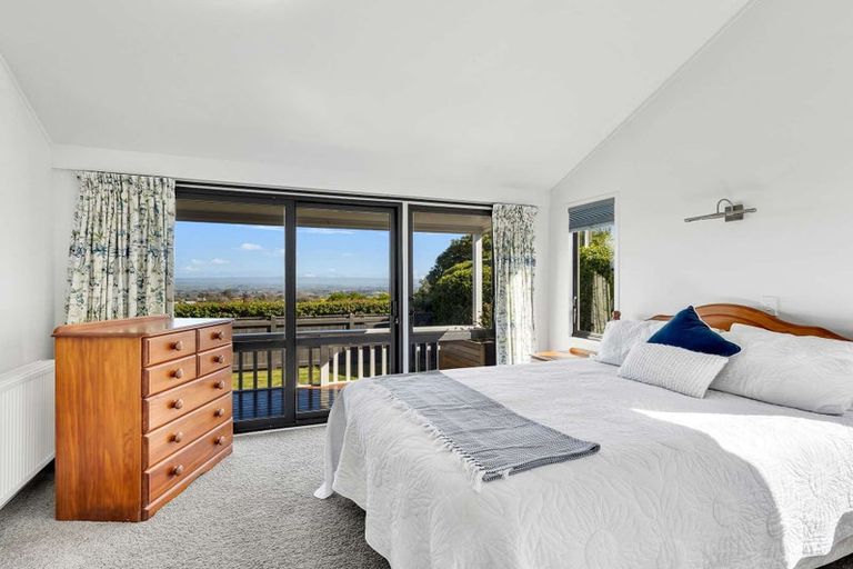 Photo of property in 37 Hikanui Drive, Havelock North, 4130