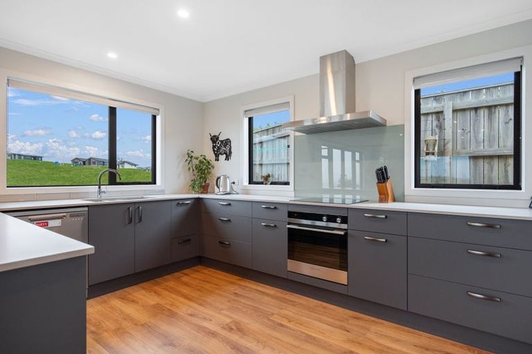 Photo of property in 24 Huntaway Close, Stoke, Nelson, 7011