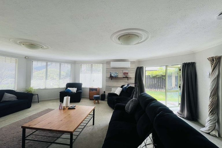 Photo of property in 30 Caroline Crescent, Highbury, Palmerston North, 4412