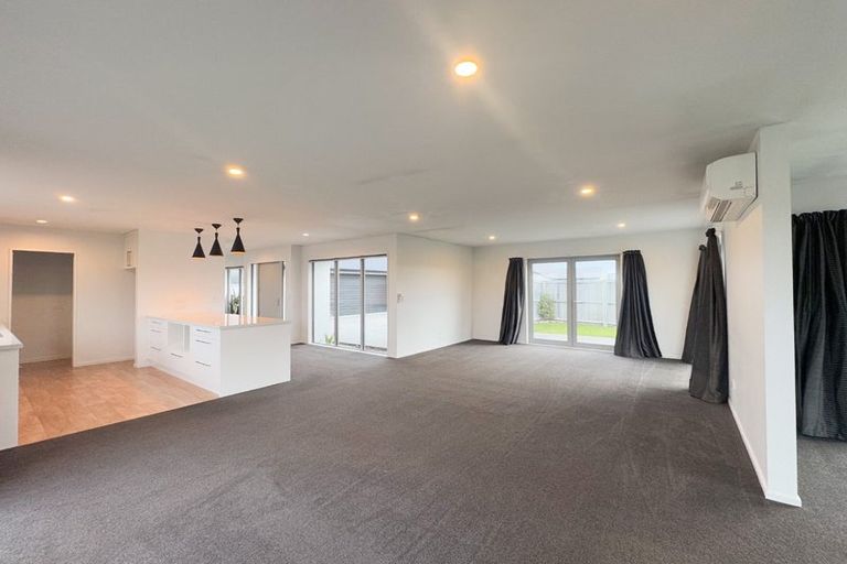 Photo of property in 20 Sequoia Way, Rangiora, 7400