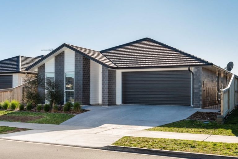 Photo of property in 39 Te Kio Crescent, Papamoa Beach, Papamoa, 3118