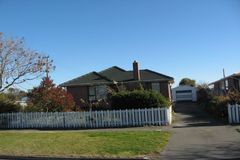 Photo of property in 32 Palmers Road, New Brighton, Christchurch, 8083