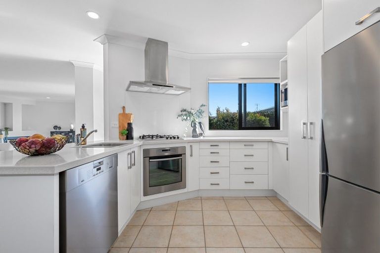 Photo of property in 5 Acklam Avenue, Otumoetai, Tauranga, 3110