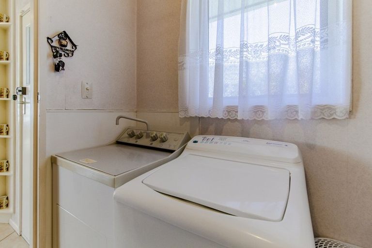 Photo of property in 29 Shortland Street, Tamatea, Napier, 4112