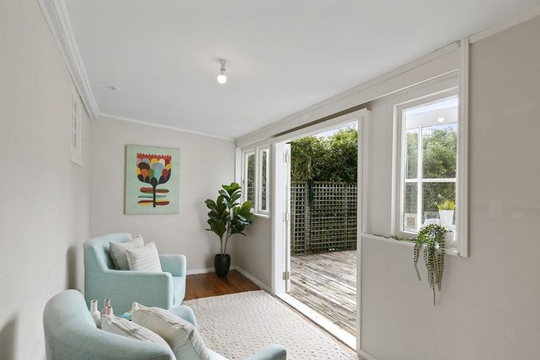 Photo of property in 15 Hathaway Avenue, Karori, Wellington, 6012