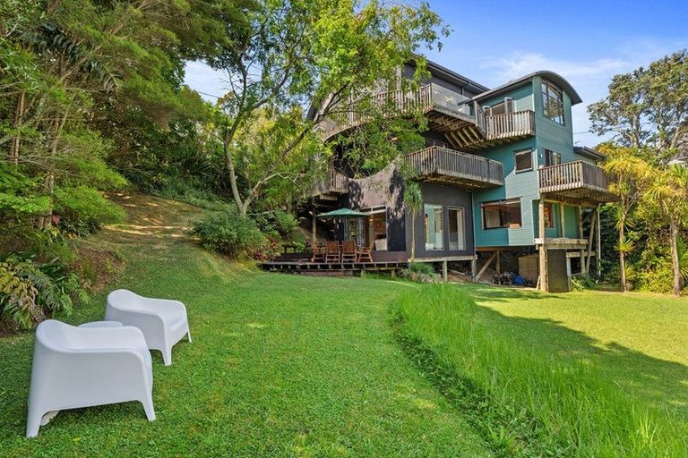 Photo of property in 60 Palmerston Road, Birkenhead, Auckland, 0626