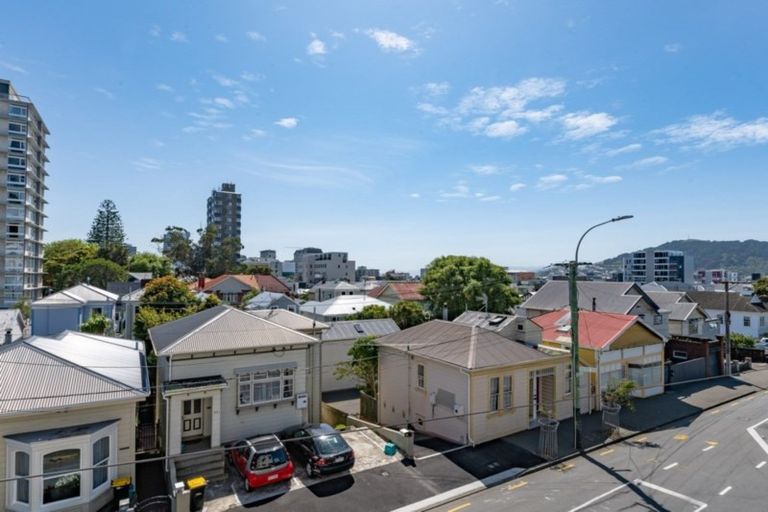 Photo of property in Winslow Apartments, 5/2 Ohiro Road, Aro Valley, Wellington, 6021