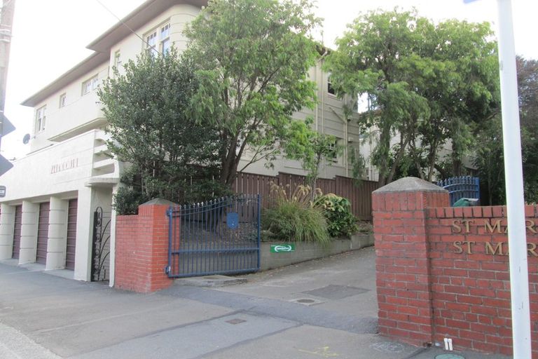 Photo of property in Zena Court, 8/11 Dufferin Street, Mount Victoria, Wellington, 6021