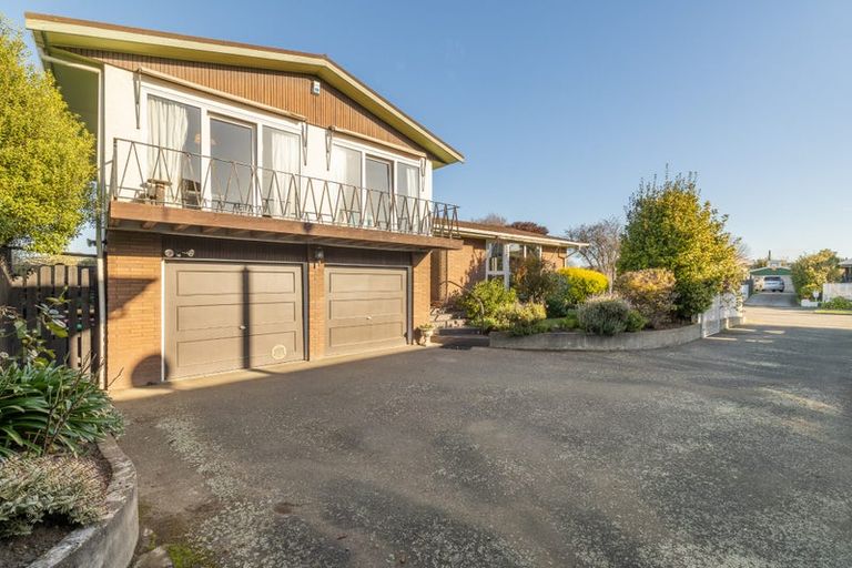 Photo of property in 18 Delaware Crescent, Russley, Christchurch, 8042