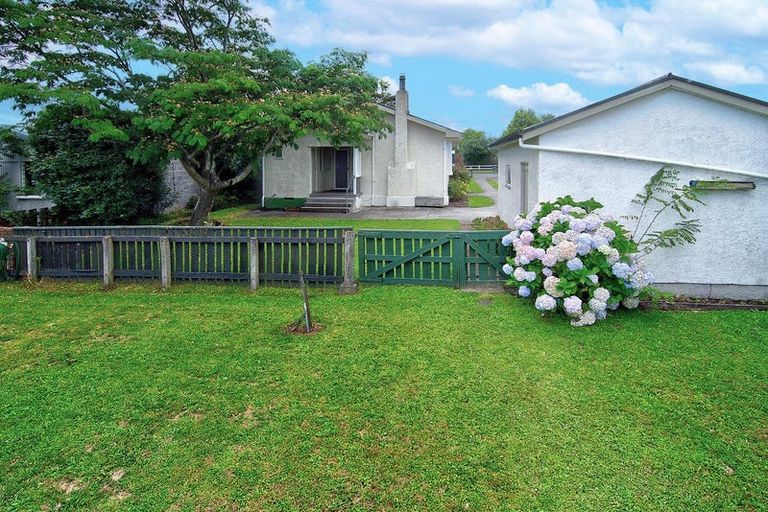Photo of property in 6 Lansdowne Crescent, Lansdowne, Masterton, 5810