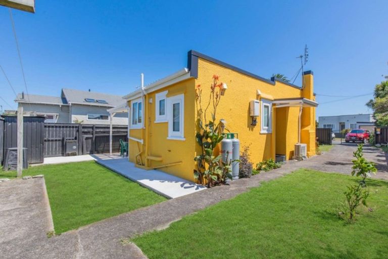 Photo of property in 8a Pharazyn Street, Gonville, Whanganui, 4500