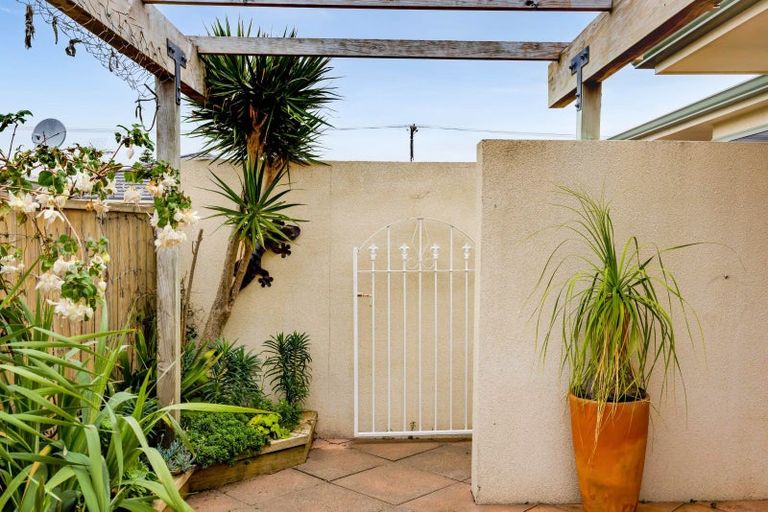 Photo of property in 21a Clemow Road, Fitzroy, New Plymouth, 4312