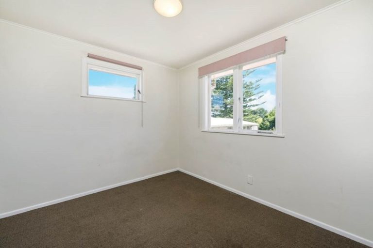 Photo of property in 39 Chorley Avenue, Massey, Auckland, 0614