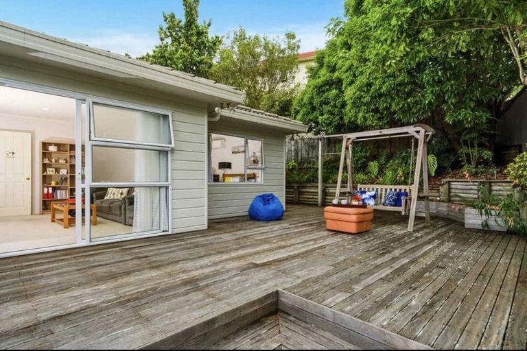 Photo of property in 76 Crestview Place, Browns Bay, Auckland, 0630