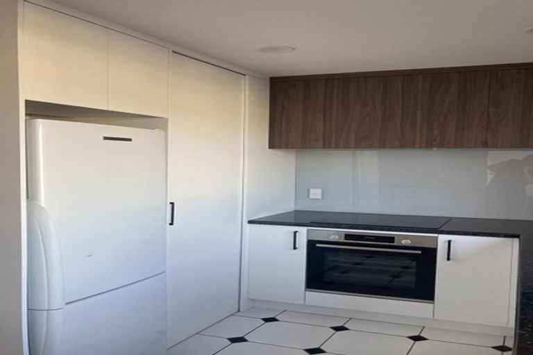 Photo of property in 13 Cobar Close, Maupuia, Wellington, 6022