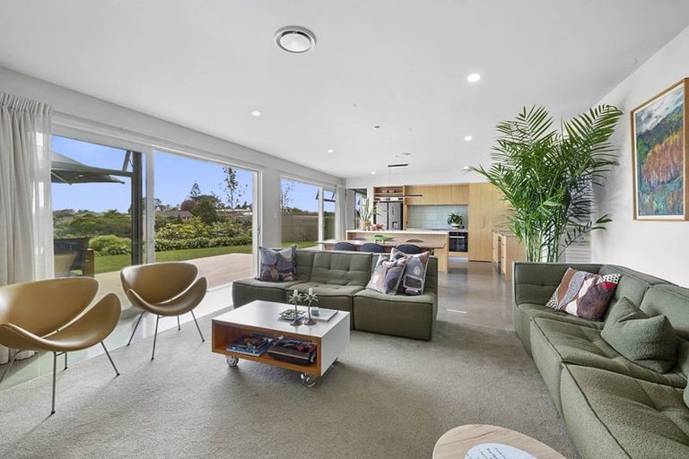 Photo of property in 5 Greenpath Lane, Hurworth, New Plymouth, 4310