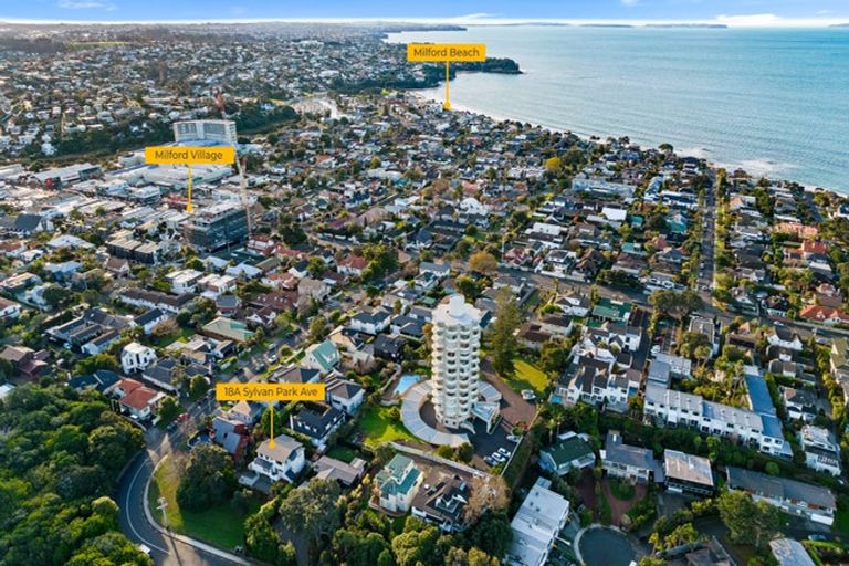 Photo of property in 18a Sylvan Park Avenue, Milford, Auckland, 0620