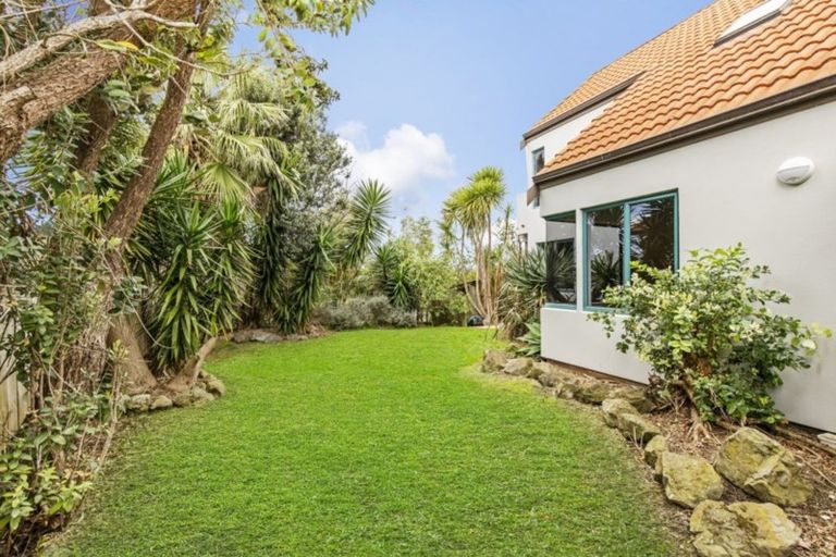 Photo of property in 2 Roseville Road, Gulf Harbour, Whangaparaoa, 0930