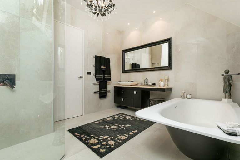 Photo of property in 8 Remu Place, Greenhithe, Auckland, 0632